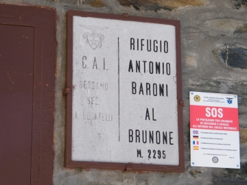 41 2009-11-22 Rifugio Baroni al monte Brunone 015